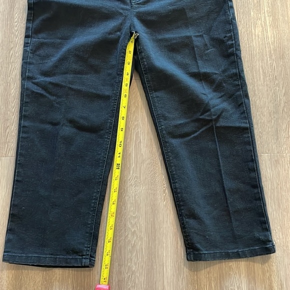 Chico's Women's Denim Jeans Size Medium Black Stretch Cropped Contemporary - Picture 13 of 15